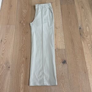 Vuori Meta wideleg pant - SHORT - vapor